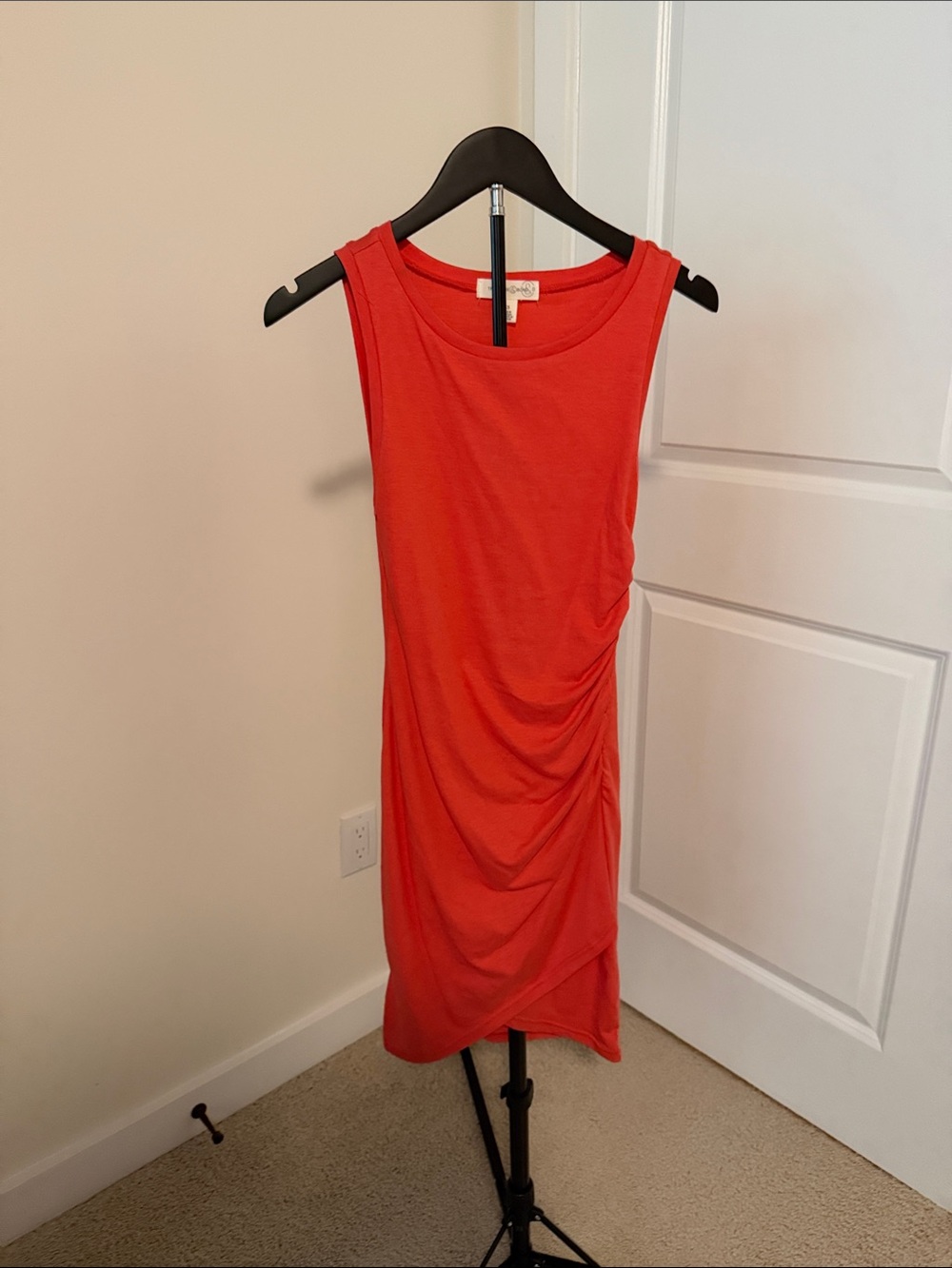 Treasure & Bond Sleeveless Ruched Midi Dress in Coral Red